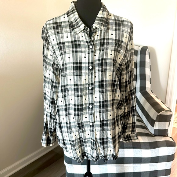 Lucky Brand Tops - Lucky brand soft flannel - cream and black